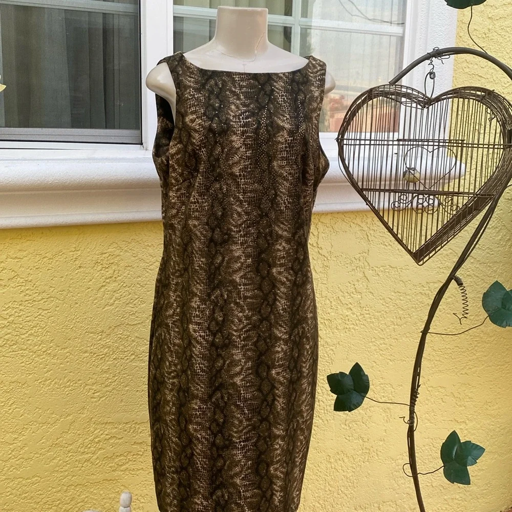 C D C Short Sleeve Dress - Picture 1 of 6